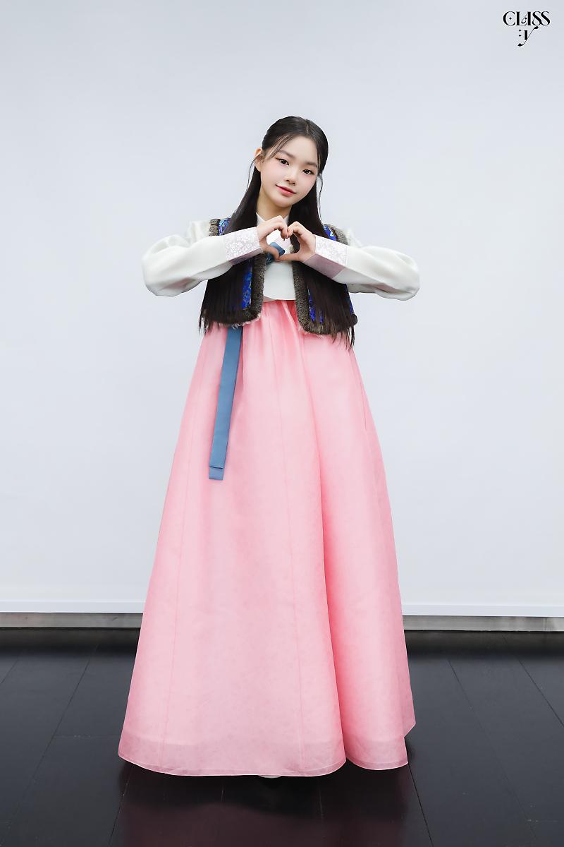 [📰].New Naver Post 

  Lunar New Year Set Gift from CLASSy  !! 💙

#CLASSy #클라씨 <a href="/M25_CLASSy/">Awkwafina Shady Facts</a>
