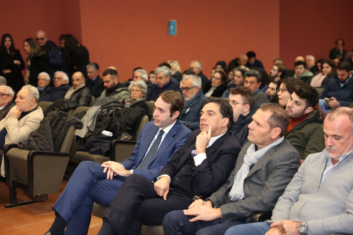 Presentato a Catania il progetto #TypicalSicily, un viaggio attraverso il patrimonio materiale e immateriale della Sicilia.
<a href="/LucaSammartino_/">Luca Sammartino</a> #SalvoPogliese <a href="/UNPLISicilia/">UNPLI Sicilia</a> <a href="/ninoals/">antonino la spina</a>