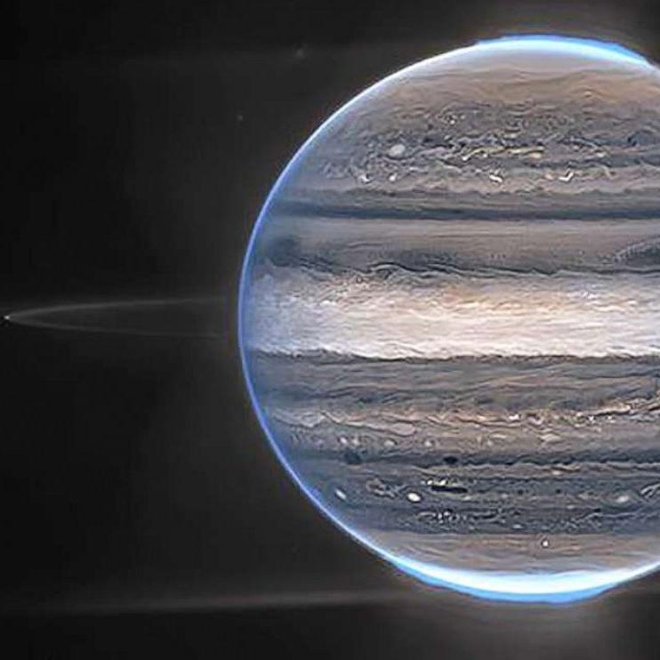 EricLagadec's tweet photo. L'anneau de Jupiter et des aurores polaires par le JWST

© @NASAWebb  @SpaceGeck https://t.co/xvx1OzBza6