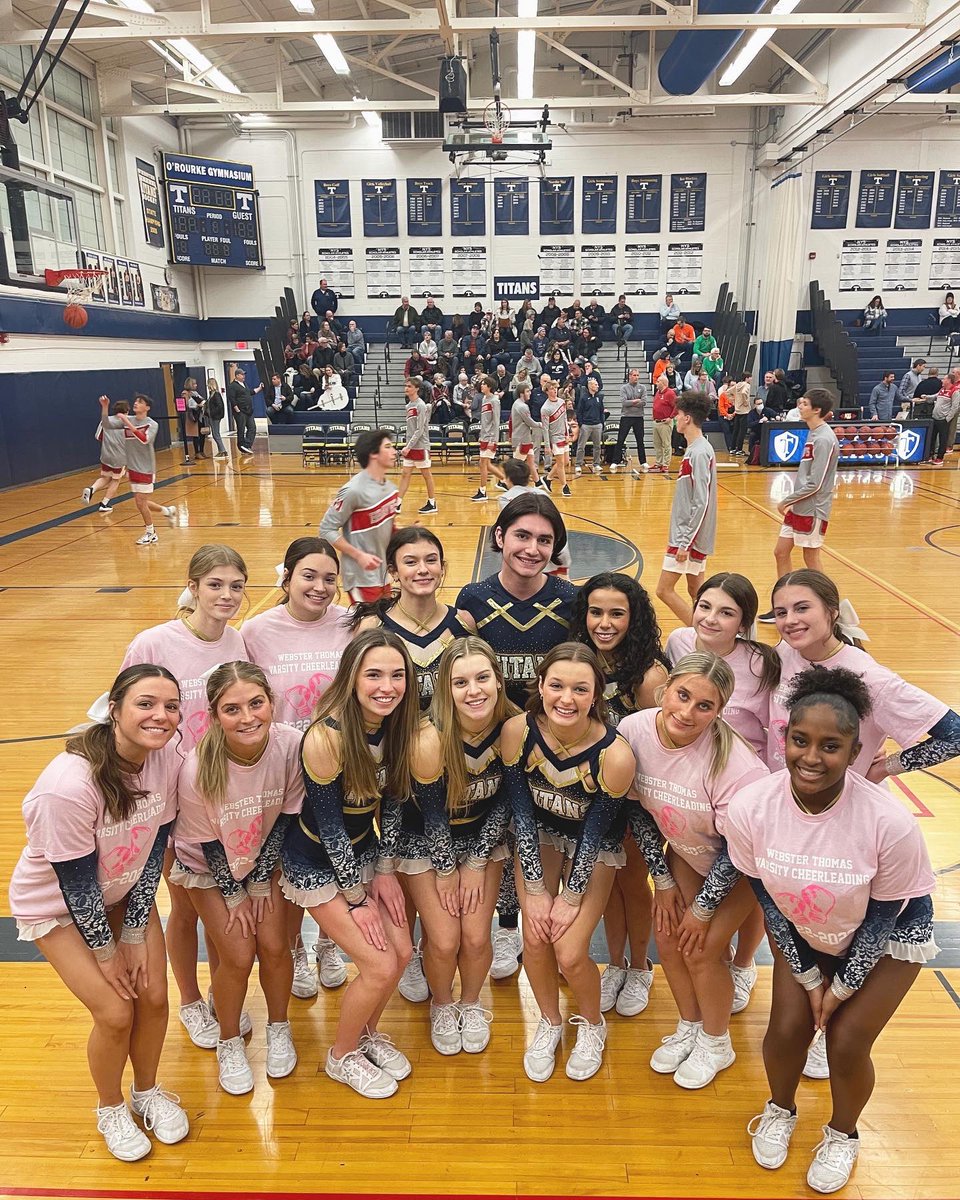 Thomas Titan Cheer tweet media