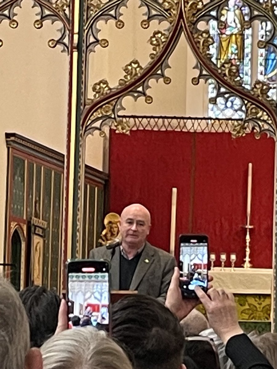 gwinniejones's tweet photo. Mick Lynch in #Aberdare #SouthWales today. An inspirational rally #costoflivingcrisis
Organised by our amazing MP #BethWinter #StElvans #solidarity ✊🏻
#nevervoteTory https://t.co/QEZPLq6Mfo