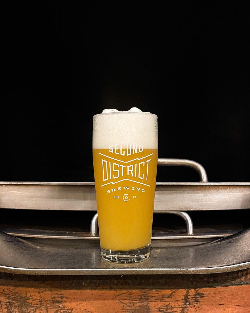 SecondDistBrew's tweet image. Hello Saturday! New beer, menu updates…

*GRAVY - American 2-row, white wheat based IPA, 7%
*New winter salad! 
*#vegan coconut sundae! 
*New Happy Hour snack menu!

Big day here in the South Philly. We’ll be rockin with the game and sound on later, it’s gonna be a fun one! 🦅