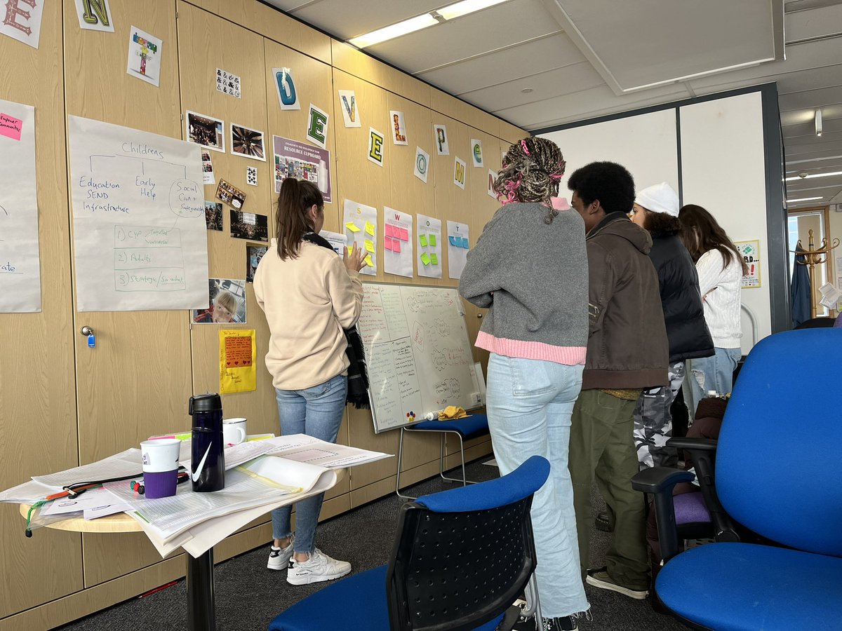 Training Day for our newly elected Youth Cabinet committee…team work, planning campaigns, increasing membership and ensuring decision makers are listening to children and young people #YOUthvoice