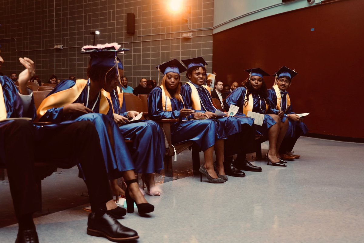 PCPSTRAILBLAZER's tweet photo. “And to the class of 2024 I ask you,
Are you next?”
-A.Greenidge
#Excellence #PathwaysProud #Graduation #Classof2023
@SylvanHaseley @QSHSDISTRICT https://t.co/A0YwtzZW5K