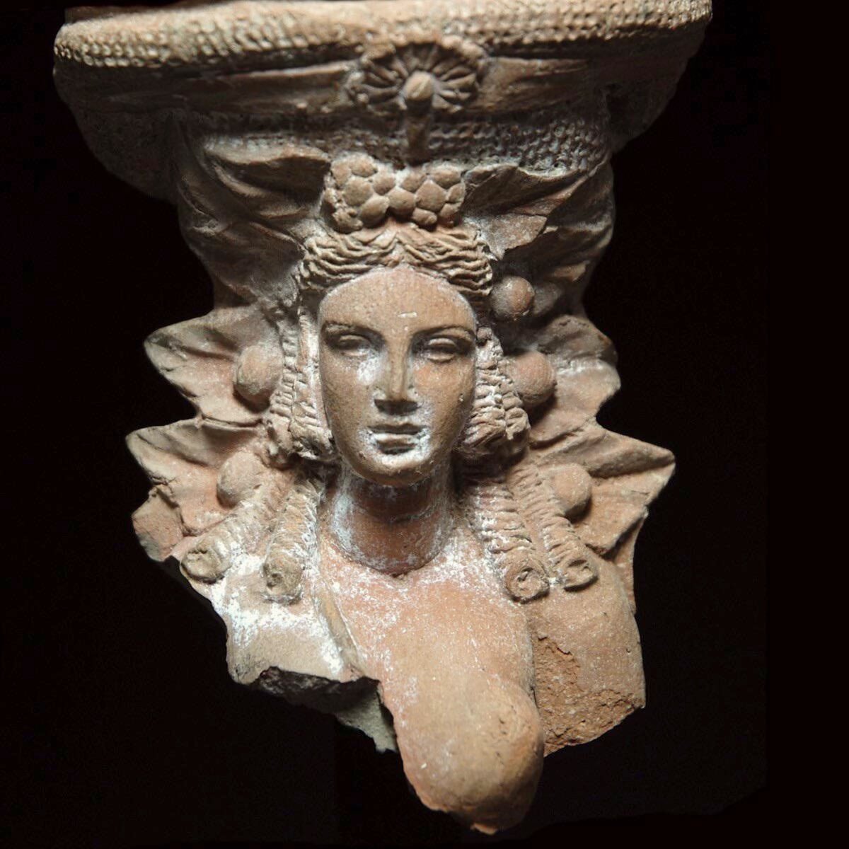 florafemina's tweet photo. Terracotta figures of Isis-Aphrodite https://t.co/xqBjpXAa8P