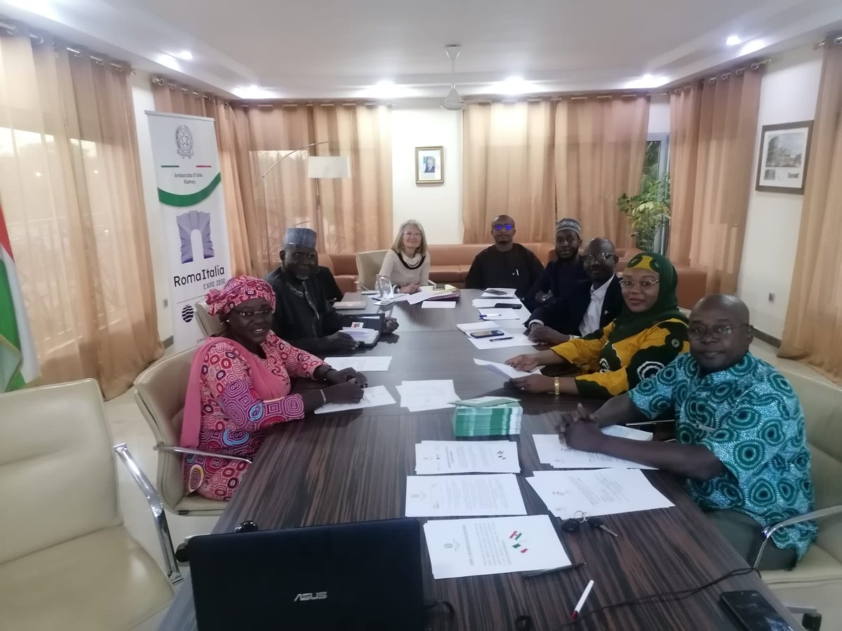 ItalyinNiger's tweet photo. La dernière réunion du groupe de travail Agrobusiness de l'initiative #INaction s'est enrichie d'une visioconférence avec #EnricoTuroni, Président de #CERMAC Consortium macchinari agricoli.
#vivereallitaliana @SocialMasaf @ItalyMFA @ITAtradeagency @MagNiger https://t.co/wBwDk4xDsw