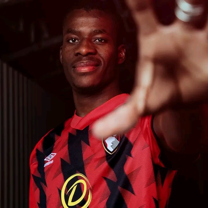 OAR24_official's tweet photo. Premier match en première League et première passe décisive pour @DangoOuattara !! 😍

Bournemouth mène actuellement 1-0 face à Nottingham forest.
Match en cours ⏳
Sacré Dango 🔥 https://t.co/uphvKUzenR