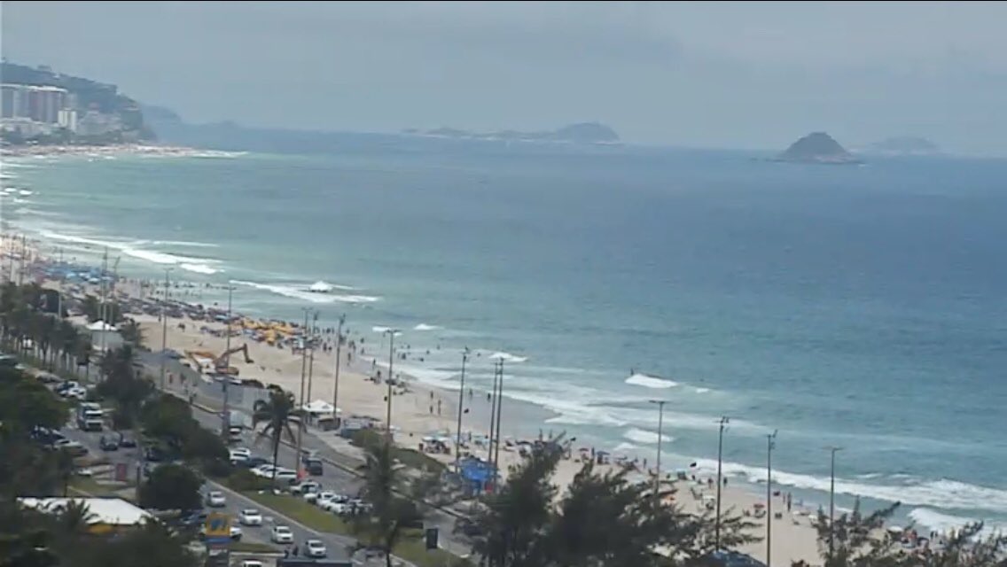 praiabarrarj's tweet image. 🌤 Vento mudou para sudoeste. Veja ao vivo: praiabarra.com #verao #praia #tempo #barradatijuca #riodejaneiro
