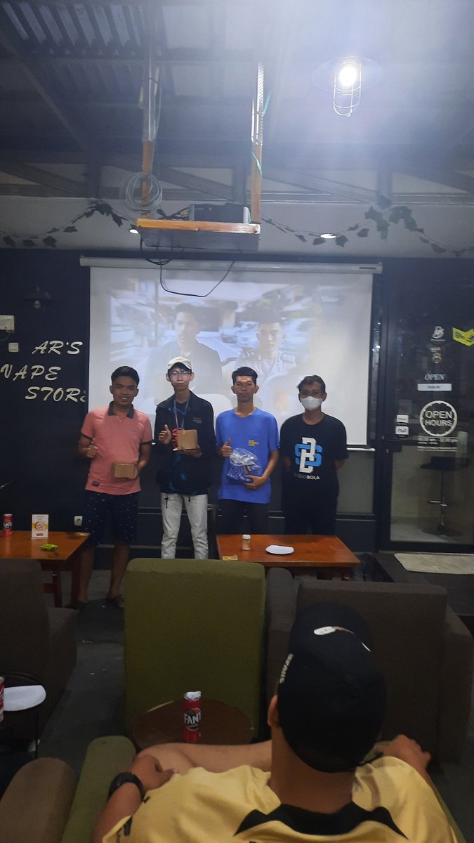 ciscbgr's tweet image. Terimakasih yang sudah datang 👍👋 dah biasa sekarang mah, kalo menang baru kaget~ 

Oia jangan lupa minggu pagi kita mini soccer bareng temen-temen @INDOBARCA_BGR ya see you ~