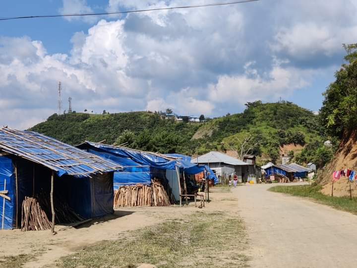 mizozeitgeist's tweet photo. Since Myanmar junta's attack on CNA Victoria Camp,295 #Myanmar nationals from 76 families hav crossed over to #Mizoram's Farkawn till Jan 21,2023.While 10 families were housed in relief camp,others stay with relatives already there.A total of 1155 Myanmar refugees in #Farkawn now https://t.co/iGT8dgaS9n