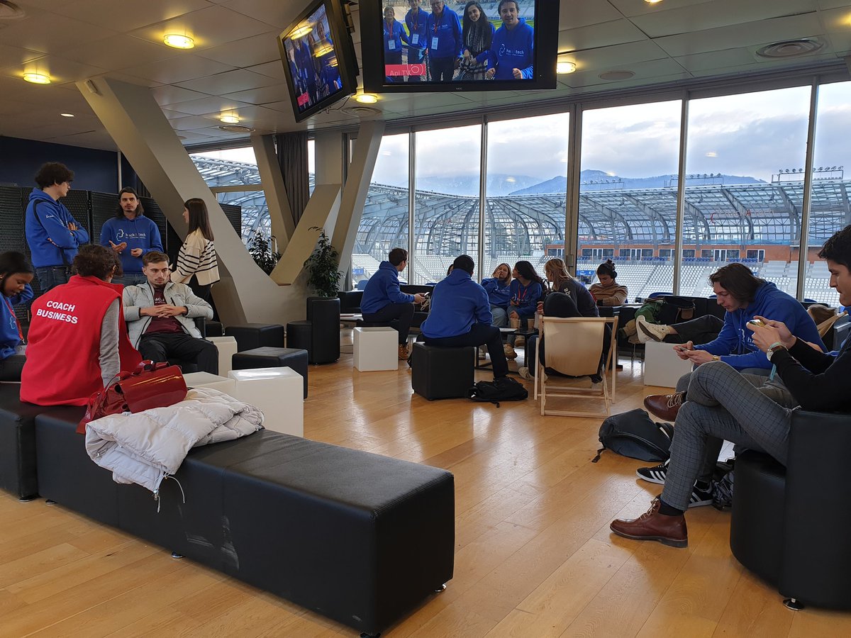 inria_grenoble's tweet image. Tic tac ⏰
C&apos;est bientôt l&apos;heure de passer devant le jury pour nos équipes ayant portés leur projet pendant le marathon #hackAtech2023 😱

Pendant qu&apos;ils prenent une pause ou règlent les derniers détails, l&apos;équipe organisatrice s&apos;affère pour préparer la salle 💪