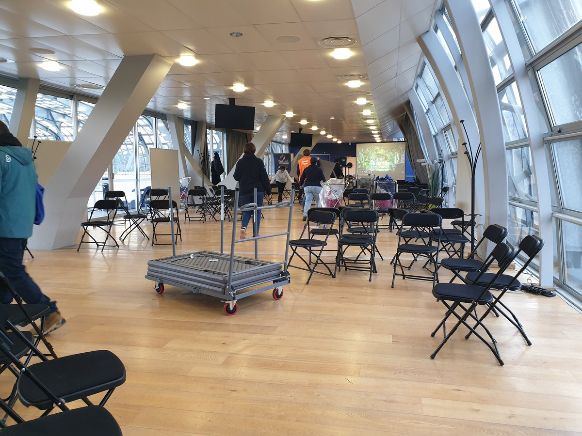 inria_grenoble's tweet image. Tic tac ⏰
C&apos;est bientôt l&apos;heure de passer devant le jury pour nos équipes ayant portés leur projet pendant le marathon #hackAtech2023 😱

Pendant qu&apos;ils prenent une pause ou règlent les derniers détails, l&apos;équipe organisatrice s&apos;affère pour préparer la salle 💪