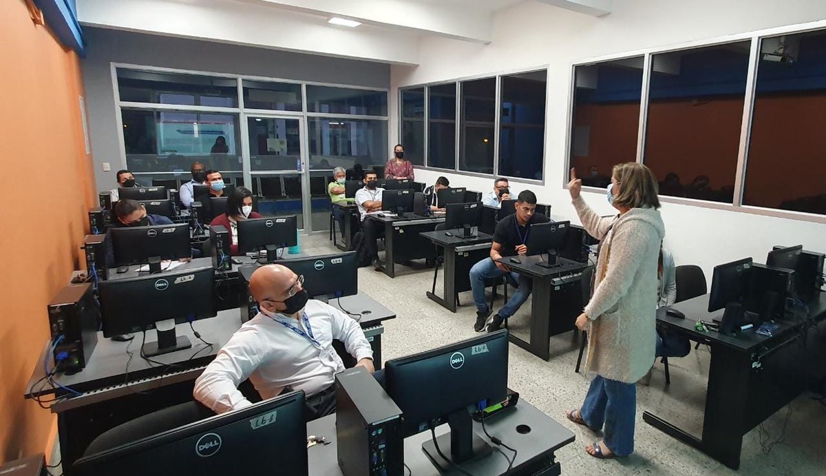 DocenciaUSAP's tweet image. El día de ayer capacitamos a los docentes nuevos del I-2023 en Orientaciones para el Diseño y Desarrollo de Actividades de Aprendizaje en Línea y Diseños de Rúbricas en la plataforma educativa.

@USAPhn #DocenciaUSAP