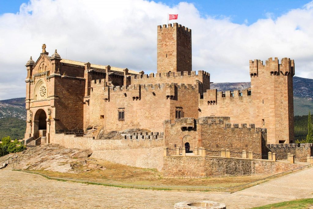 Jessmarkowitz2's tweet photo. #RT @lifestyle_roads: [New Blog Post] Exploring Top Attractions in #Navarra, Spain - read: https://t.co/rFgK3lhHfG https://t.co/68nBju9Vp8