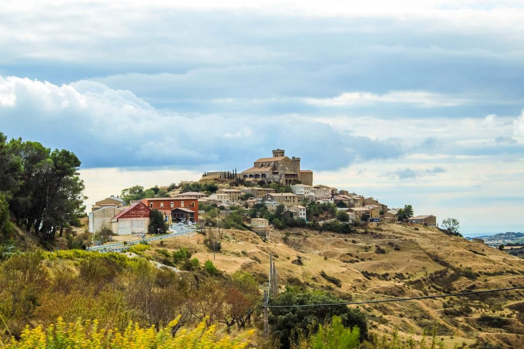 Jessmarkowitz2's tweet photo. #RT @lifestyle_roads: [New Blog Post] Exploring Top Attractions in #Navarra, Spain - read: https://t.co/rFgK3lhHfG https://t.co/68nBju9Vp8