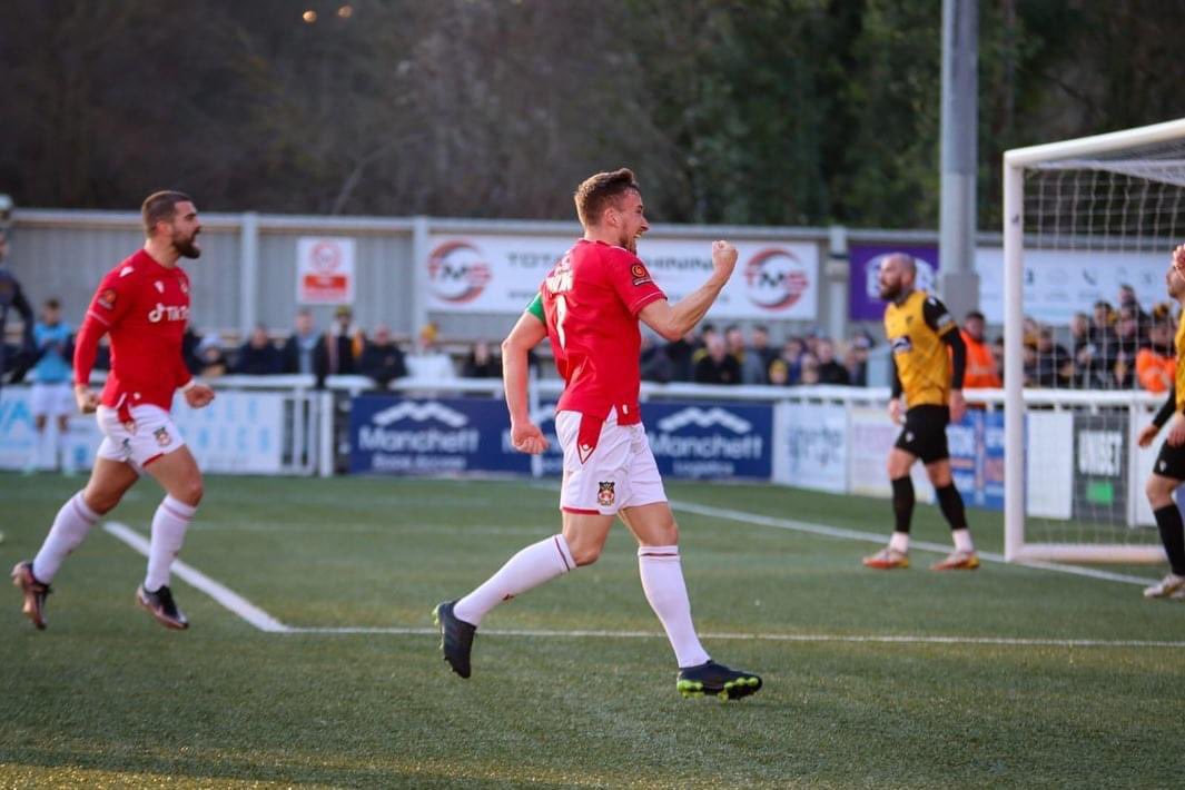 Clojo26's tweet photo. @ChloeeeYoungg what a goal!!! Get in youngy ⚽️⚽️❤️ https://t.co/FOi7EzLTqf