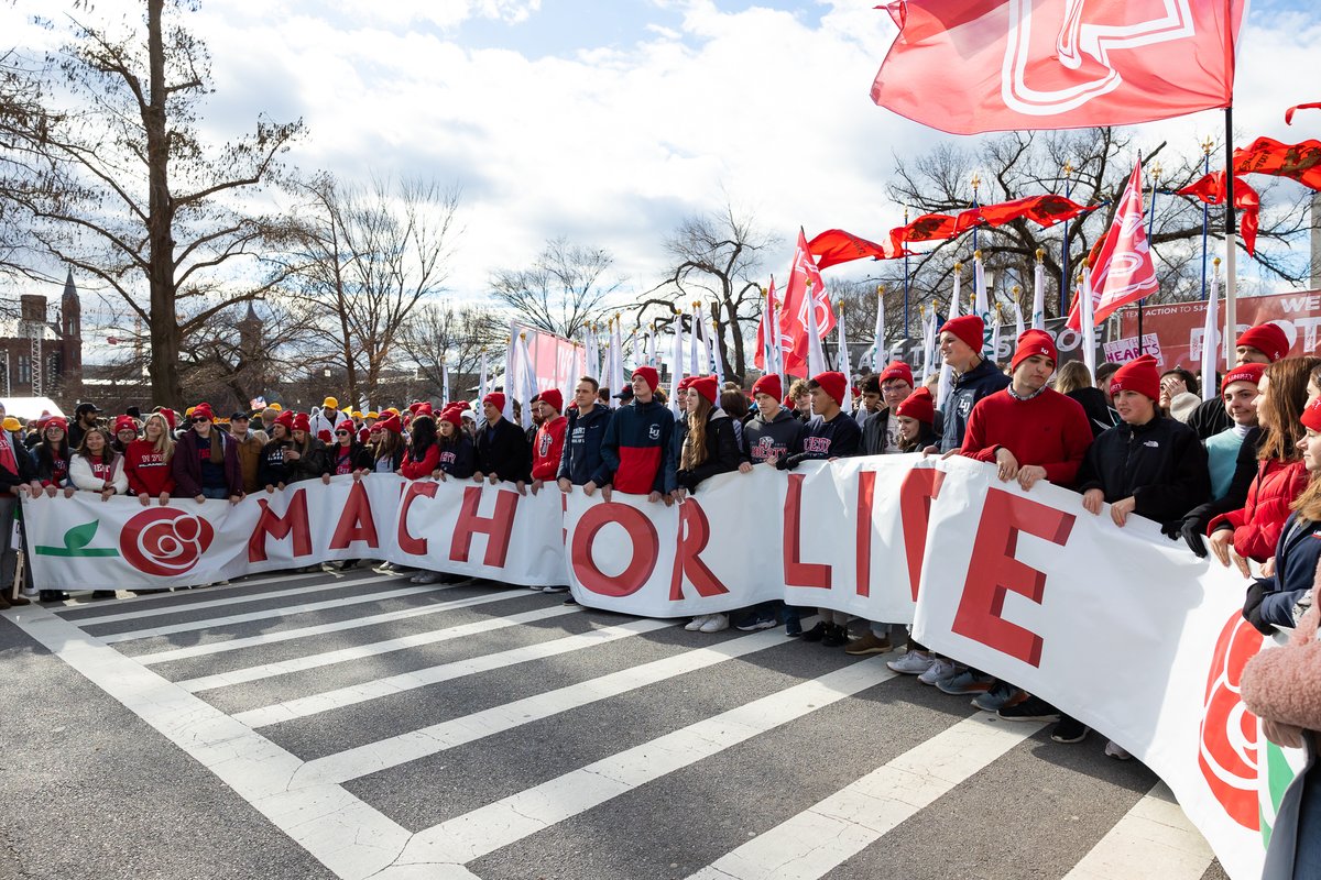 LisaSSmiley's tweet image. A special day for pro-lifers at the annual @March_for_Life! On the 50th anniversary of Roe v. Wade, we're celebrating that it's been sent to the ash heap of history!

#prolife
#MarchForLife