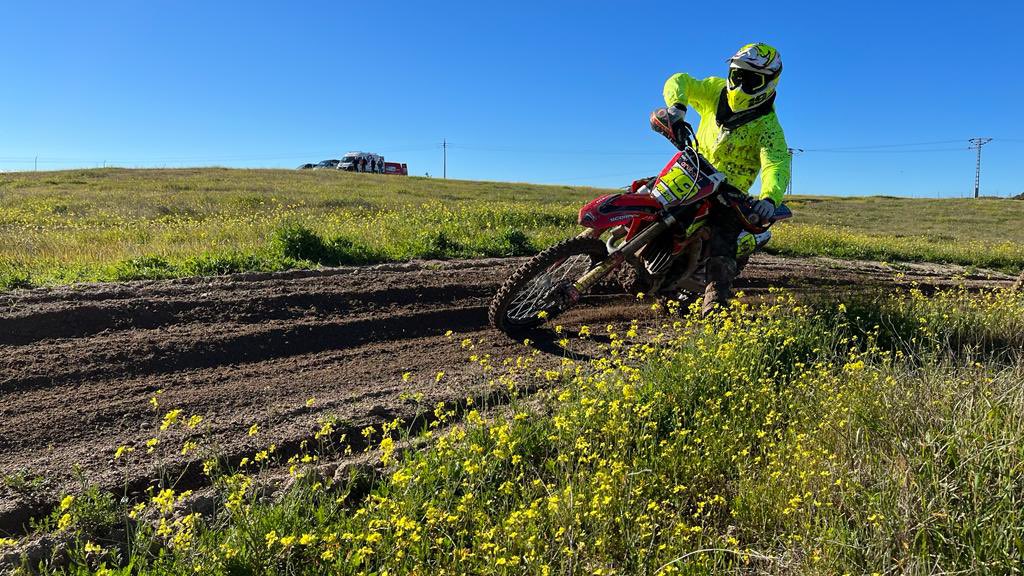 19Bautista's tweet photo. Great day of MX trainning💪🏼✊🏼
Ready for next week #JerezWorldSBKTest 
Buen dia de entreno en MX💪🏼✊🏼
Preparados para la proxima semana
#AB19 #TheDefense #WinterTest #ForzaDucati #performance https://t.co/ASNrgATtW8