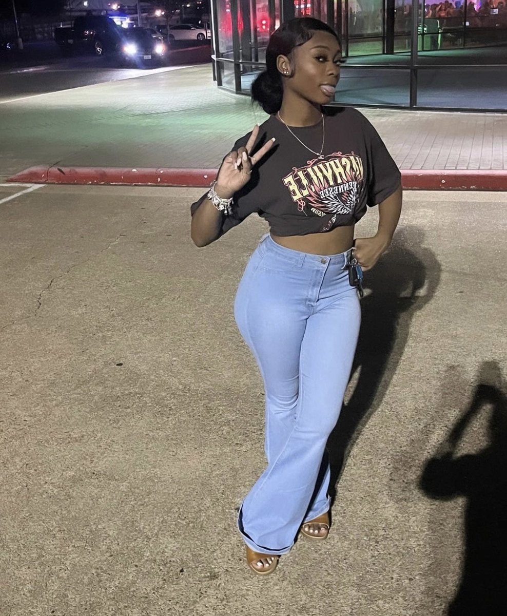 aimImagine's tweet photo. Please join me in praying for my beautiful daughter as she starts a new chapter in her life. I’m truly happy for her but it is a bittersweet day for me.🙏🏾🙏🏾🥰🥰 https://t.co/sh2JcNHzOs
