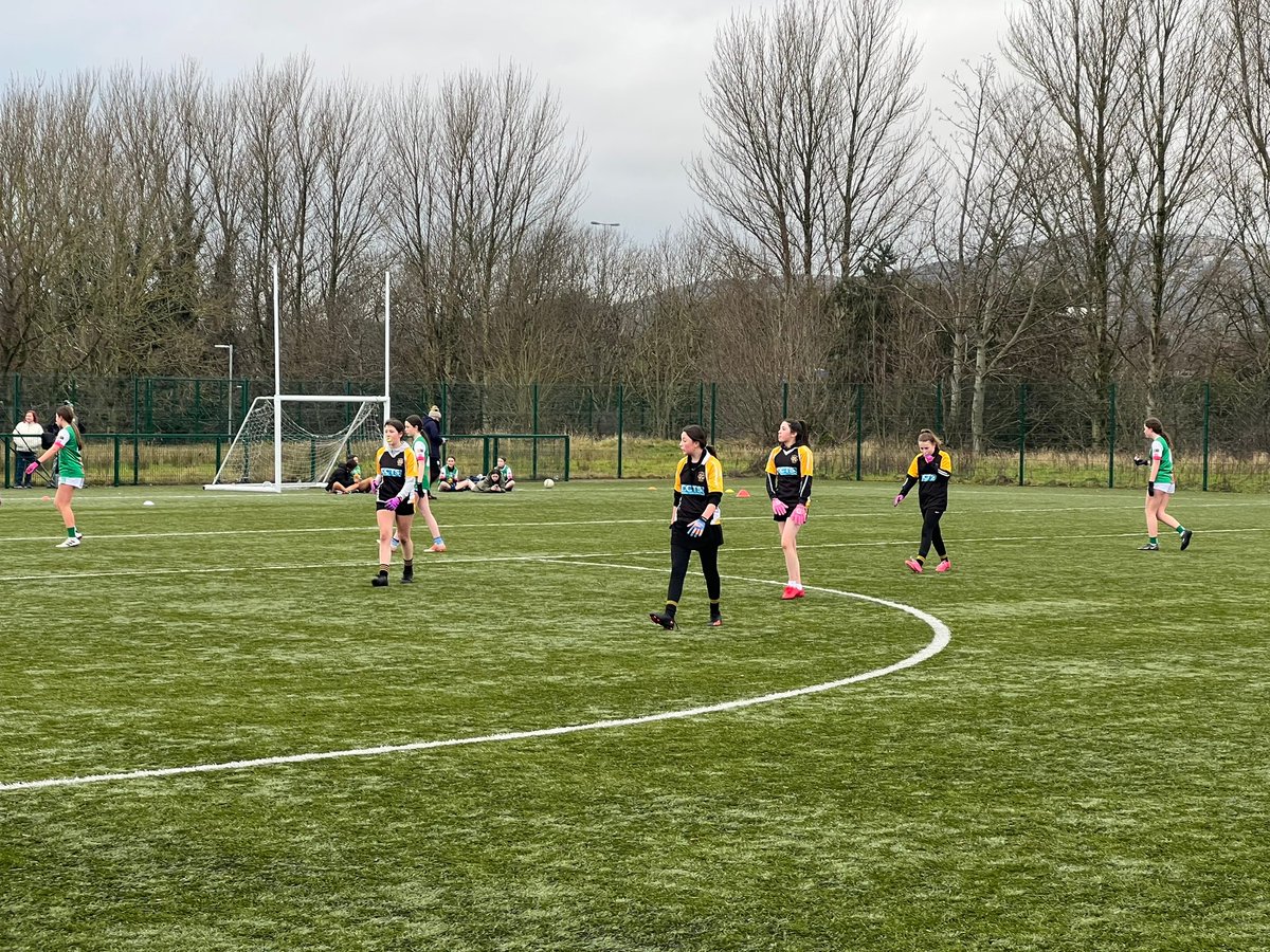 ClgColin's tweet photo. Our Under 16s unfazed by the cold whilst playing in the Winter League today!โ๐ช๐ #ColinGaels โซ๐ก
@AntrimLGFA https://t.co/Mk2HgOeQIx