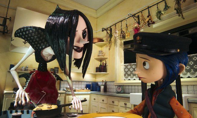 O meu trauma cinematográfico: Caroline e a porta secreta 
Quem é que se lembra de fazer um filme de terror infantil?! 
Andei meses com pesadelos c este filme 💀
