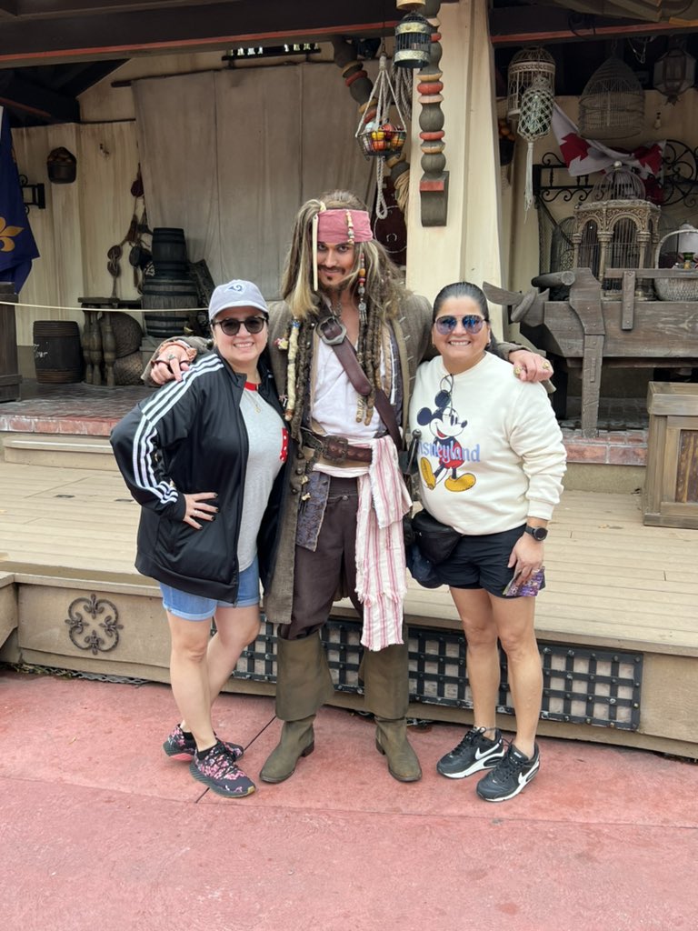 Sofik1223's tweet photo. Beautiful day, @WaltDisneyWorld https://t.co/SiA4FnpTUh