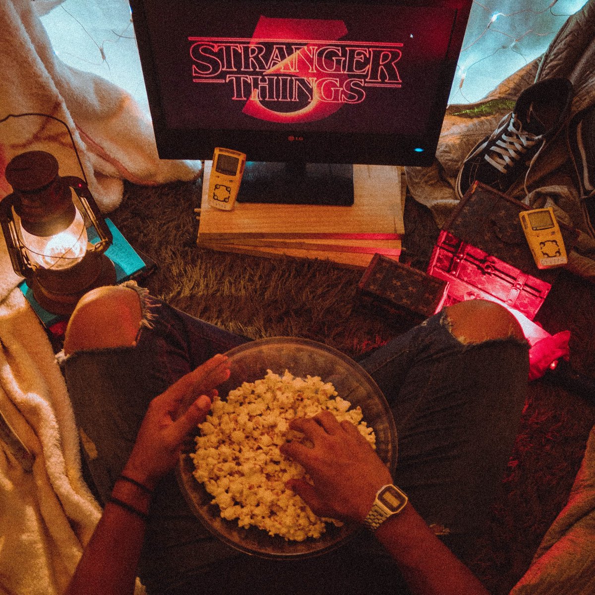 lumberheads's tweet photo. Favourite Popcorn + Favourite Show!   

#popcorn #kettlecorn #strangerthings #freshbatch. #popping #sweetandsalty #moviestyleseasalt https://t.co/YCmWLhWObY