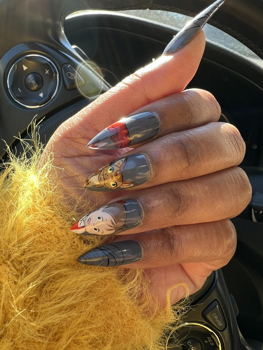 hiimcurrently's tweet photo. Got my nails done and depression took a pause immediately after🤔. Freestyle hand painted design, took four hours 💅🏽#myneighbourtotoro #nailart #art #studioghibli #Apesnails https://t.co/hCGzZm3a6D
