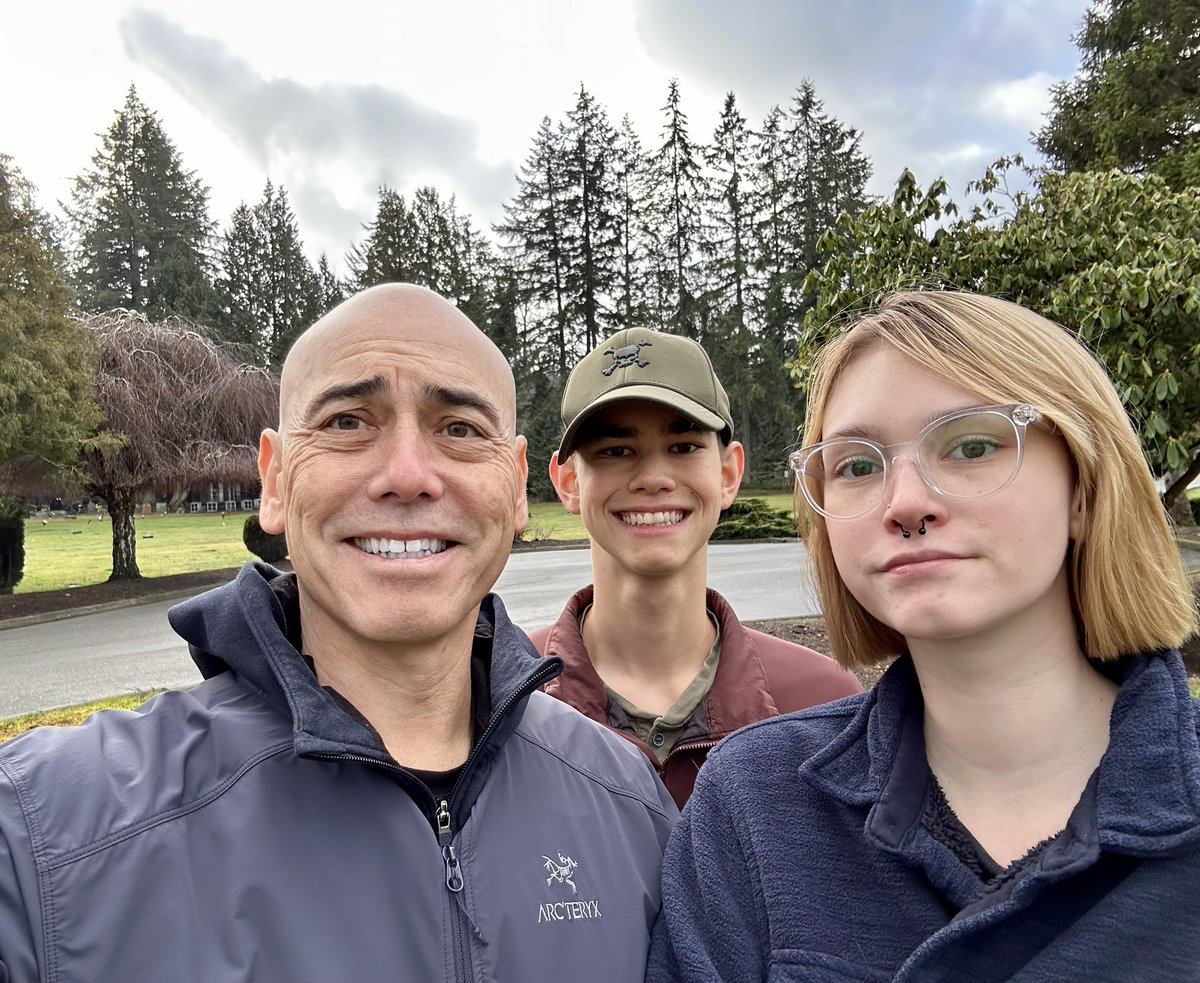 Ian_A_MacDonald's tweet photo. The kids and I paying respects to #TomMac on Thursday (his birthday). #TeamMacDonald #Love #Family https://t.co/YrtLMtPaZN