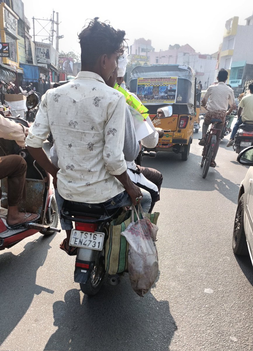 ImVenkatPrathap's tweet photo. Respected @cp_nizamabad  @TelanganaDGP 
* Vehicle No : TS 16 EN 4731
* Date :20/01/2021
* Not wearing healmt
* Rash Driving
* Spitting Gutkha on Citizens vehicles
* Scolding People while overspeed driving
* Triple Riding https://t.co/9aA8XcYcjW