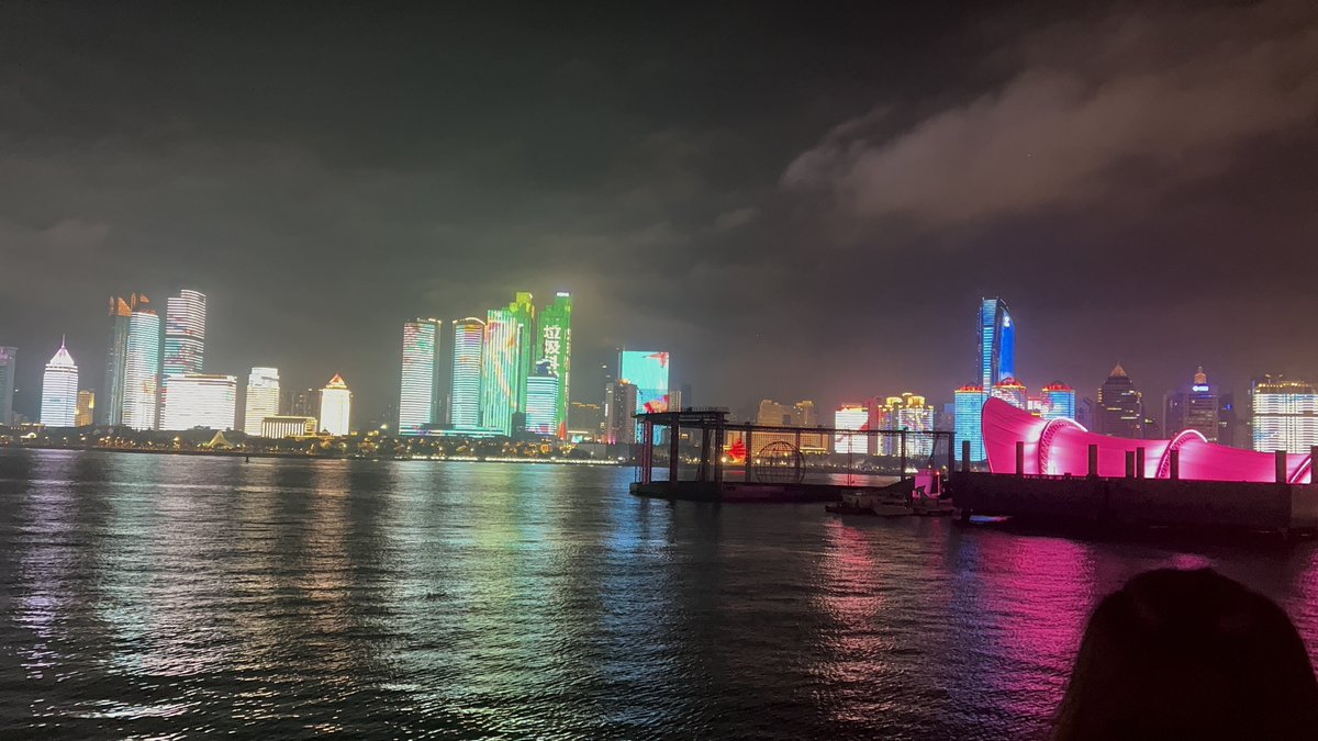 3vision2333's tweet photo. 新的一年 希望一切顺利，万事如意！去做自己想要做的事！完成自己想要完成的目标！加油！ https://t.co/zi1fOKSR2Y