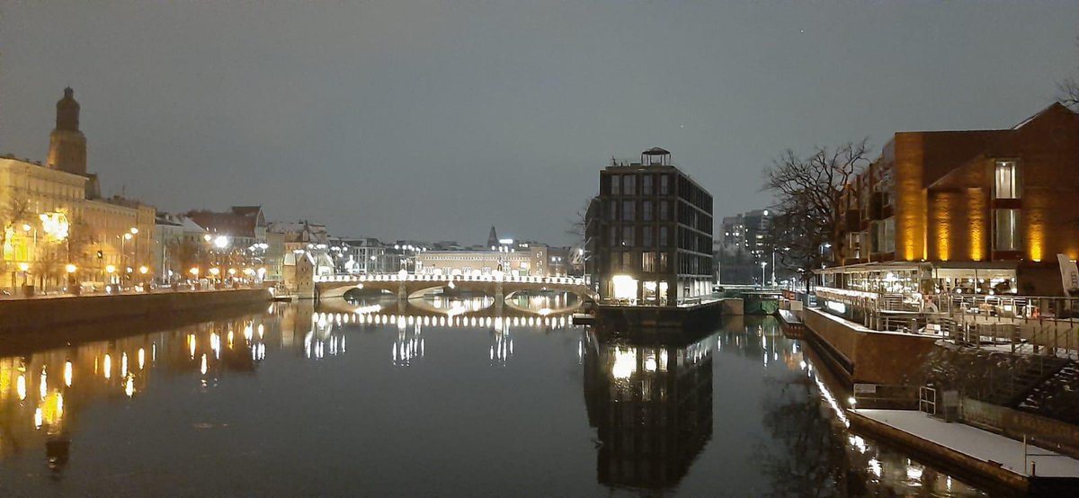 wroclaw_info's tweet image. Mamy to❗️Mosty Pomorskie przepięknie rozświetlone 🤩💛