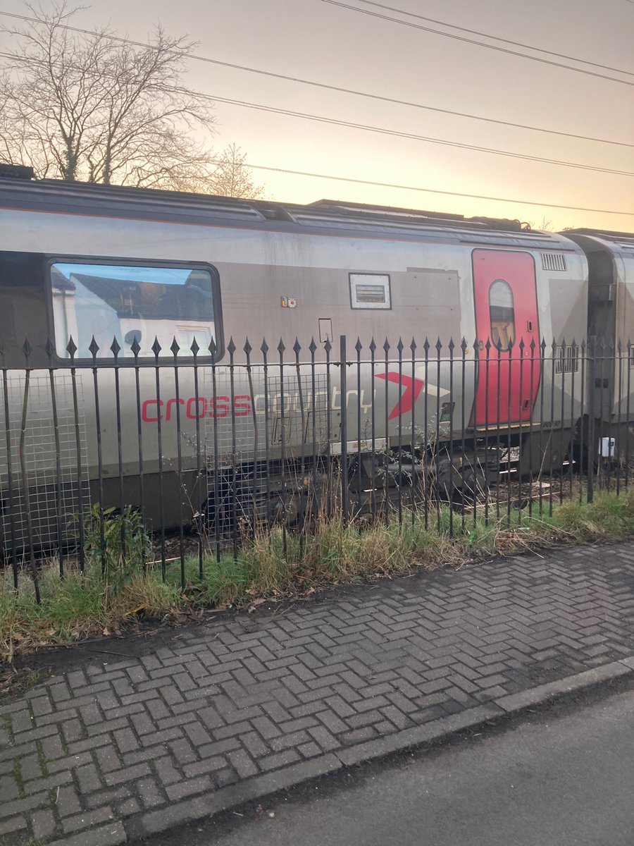 Em_Fellows's tweet photo. @CrossCountryUK any chance of not keeping your engine on for an hour directly outside residential houses? I can feel the diesel being pumped directly into my lungs. https://t.co/Emstzv70Yk