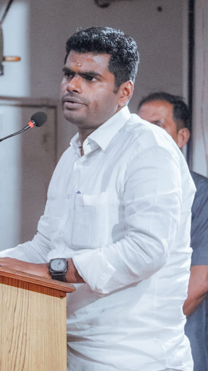 annamalai_k's tweet photo. சுதந்திரா அறக்கட்டளை நடத்திய, பாடல் பெற்ற திருமுறைத் தலங்கள் நிகழ்ச்சியின் துவக்க விழாவில் கலந்து கொண்டேன்.

நம் தமிழ் மண்ணில் வாழ்ந்த நாயன்மார்களின் புகழைப் போற்றி, விழுமியங்களின் முக்கியத்துவத்தையும், கலை மற்றும் கலாச்சாரத்தின் பங்கு குறித்தும் பேசும் வாய்ப்பு கிடைத்தது. (1/2) https://t.co/OgkqWUtz0Q