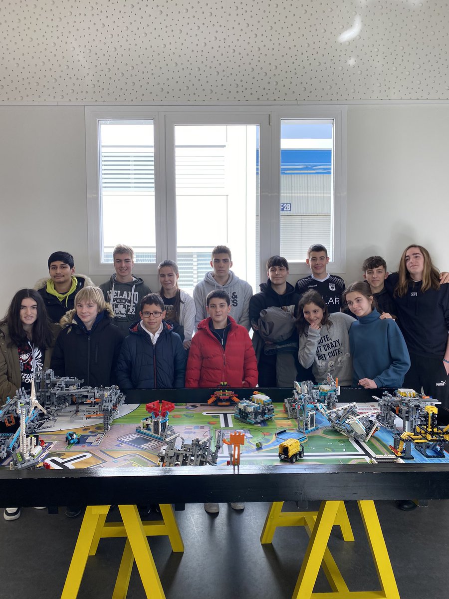 RobotronicBulls's tweet photo. Esta mañana hemos tenido el placer de recibir al equipo Irabiox en nuestras instalaciones. ¡Ha sido un gusto intercambiar ideas sobre robots y los proyectos con vosotr@s! 🤖🌟                                 #FLL #FLLSPAIN #FLLNAVARRA https://t.co/mHMmJLgtPk