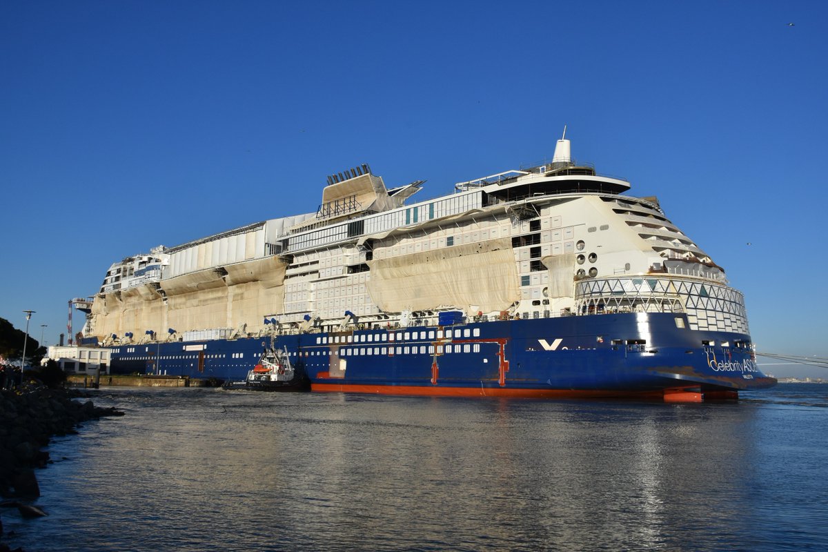 Transfert du bassin B vers la cale Joubert #celebrityascent #celebritycruises #chantiersdelatlantique #saintnazaire #saintnazairerenversante #saintnazairetourisme #loireatlantique #loireatlantiquetourisme