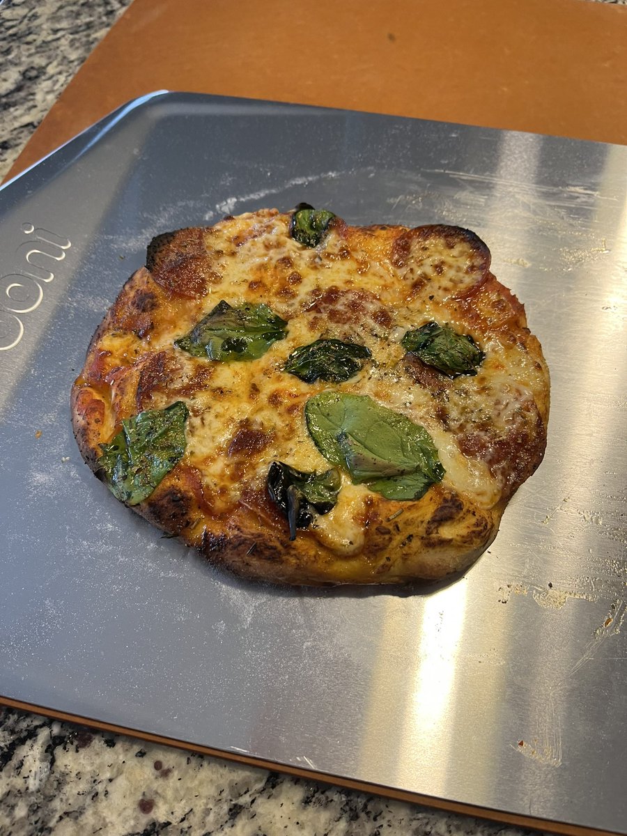 kelliot68's tweet photo. Ya”ll need this stove in your life! #oonipizzaoven #firstattempt #pizza https://t.co/MeECs3stTN