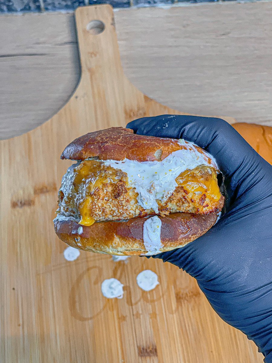 don_sido_'s tweet photo. Filet o fish maison 🍔🤌🏼

Moins calorique, sans friture et tellement bon 😍 (dispo demain à 18h)

TOUTES MES RECETTES SONT SUR INSTA 📸: https://t.co/TMXMSMoBPM https://t.co/mMRJEK5FQQ