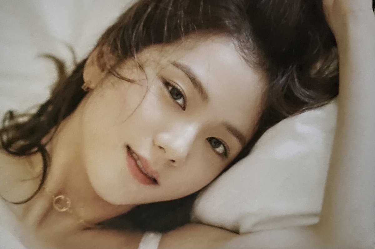 Jisoo Summer Diary in Hawaii #blackpinkscan #blackpink