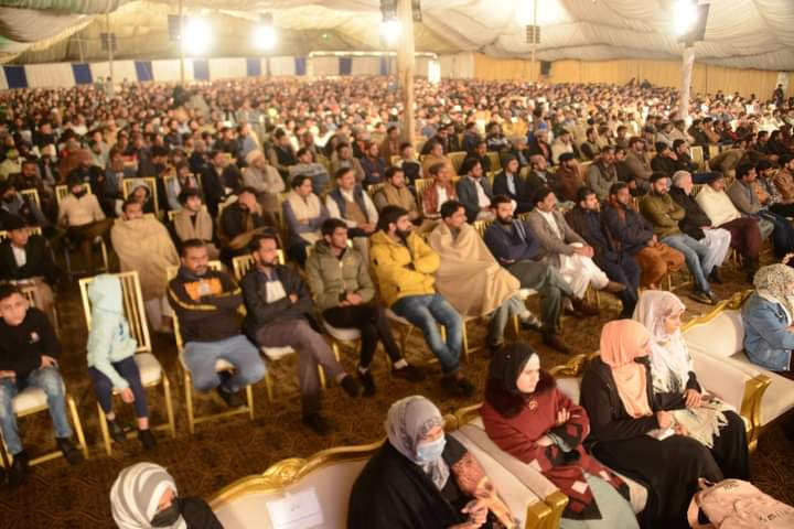 منہاج یوتھ لیگ کے زیر اہتمام "قومی یوتھ کنونشن" سے چوہدری عرفان یوسف مرکزی صدر MSM پاکستان گفتگو کر رہے ہیں۔

<a href="/IrfaanYousaf/">Irfan Yousaf</a> <a href="/MinhajYouthPK/">Minhaj Youth</a>
#NationalYouthConvention