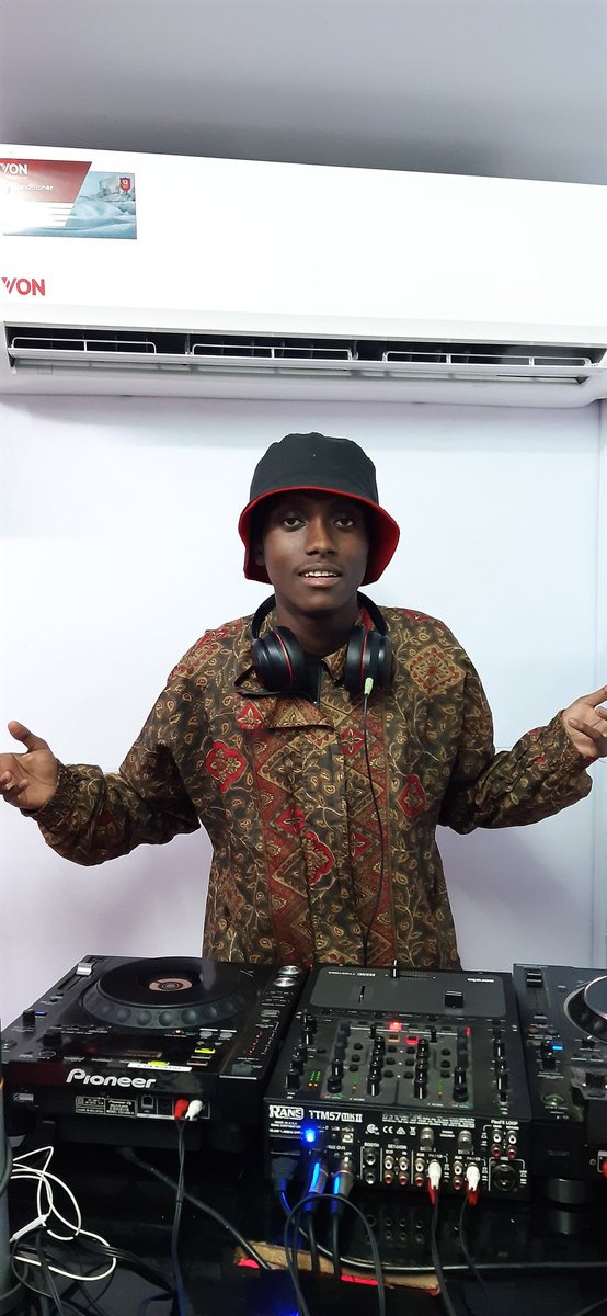 Hot_96Kenya's tweet photo. The man with the vibe on the decks, @chavinthedeejay is on the decks giving you nothing but good vibes on the best club banger show out there #Club96 🔥 
Send in your requests and let us know where you're tuned in from 
Legoooooooooo https://t.co/2seZ5knuI3