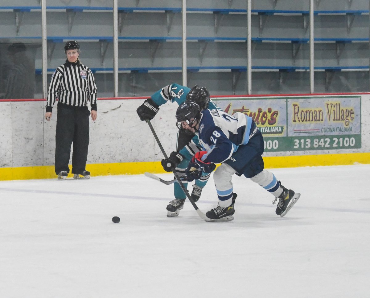 Drake_Maresca's tweet photo. Big game on Sunday as the @mkejrads take on Fury.  Let's put up a W!  #hockey #icehockey #puck https://t.co/o683V2Yauj