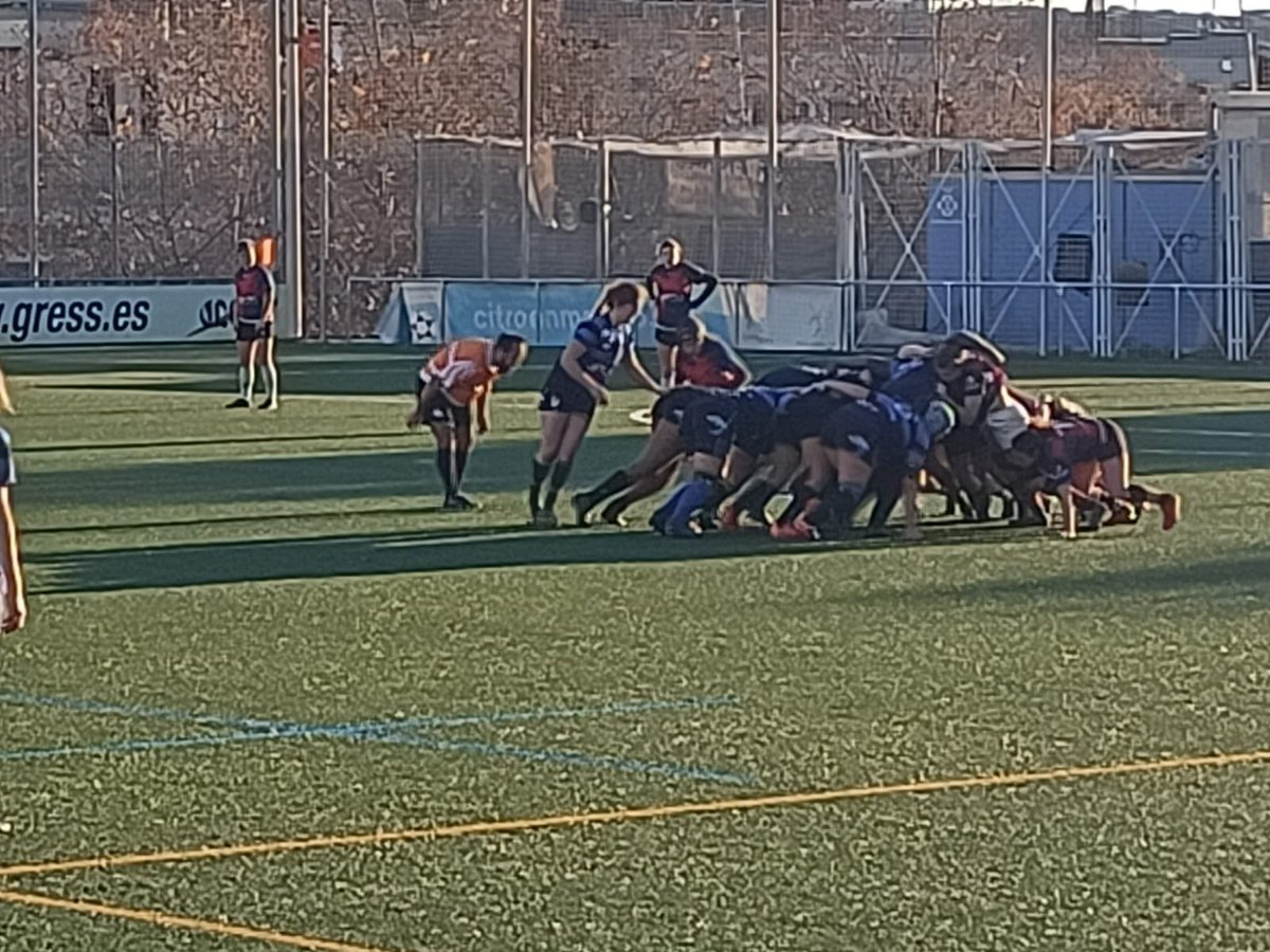 Les Tintoreres han guanyat per 24-17 a <a href="/RCAE__/">RCAE</a> i es mantenen a la lluita per les primeres places de la #SegonaCatalana. En dues setmanes duel vital contra la fusió de <a href="/CocodrilsRugbi/">Cocodrils Rugbi Sales Viladecans</a> i <a href="/CNPobleNou/">CNPobleNou</a>! 
#Seguim #Rugbi #Sabadell