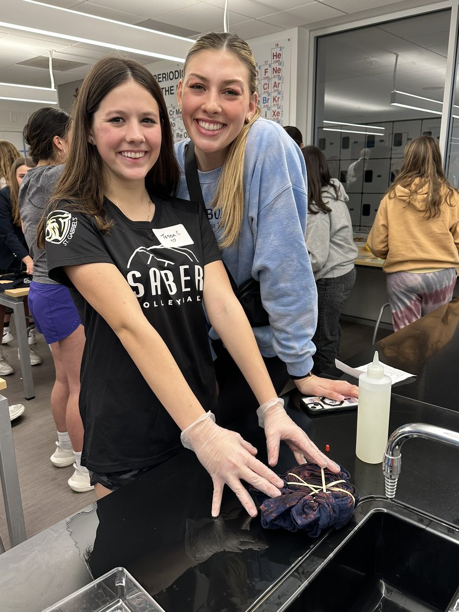 Had the best day with the St. Michael’s girls!! We got to spend time tie-dying & getting to know each other. A huge thank you to @TexasOneFund for connecting us and letting us share the best afternoon together!