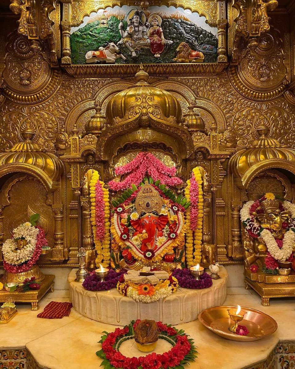 banke_shri's tweet photo. जय श्री सिद्धिविनायक 🧡🙏 https://t.co/DInifjbI4R
