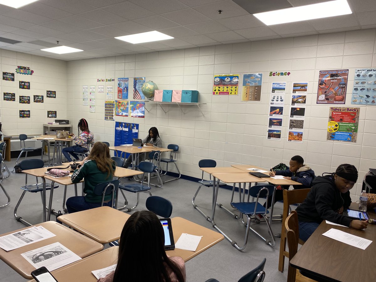 DrTorriJackson's tweet image. No problems spending some of our Saturdays with @LFMSPatriots ! Love to see it! #patriotslearning @LibertyCoSchool @DRDEB_LCSS