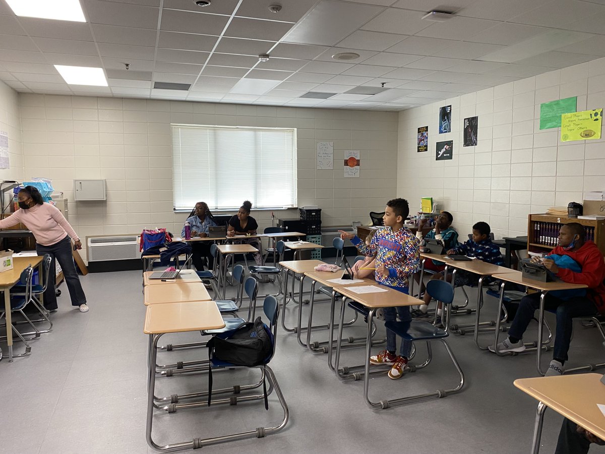 DrTorriJackson's tweet image. No problems spending some of our Saturdays with @LFMSPatriots ! Love to see it! #patriotslearning @LibertyCoSchool @DRDEB_LCSS