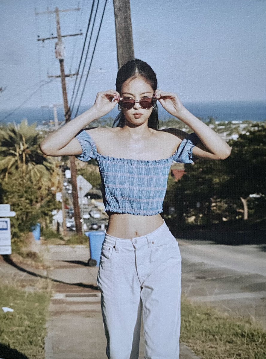Jisoo and Jennie Summer Diary in Hawaii #blackpinkscan #blackpink