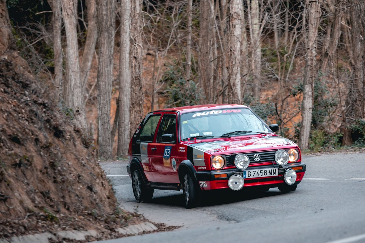 derallye's tweet photo. Hace ya una semana de esta foto. Pasamos un muy buen rato mi piloto y yo por las carreteras de Osona. Gracias @RallyClassics @AjViladrau https://t.co/3WdJyePN2Z