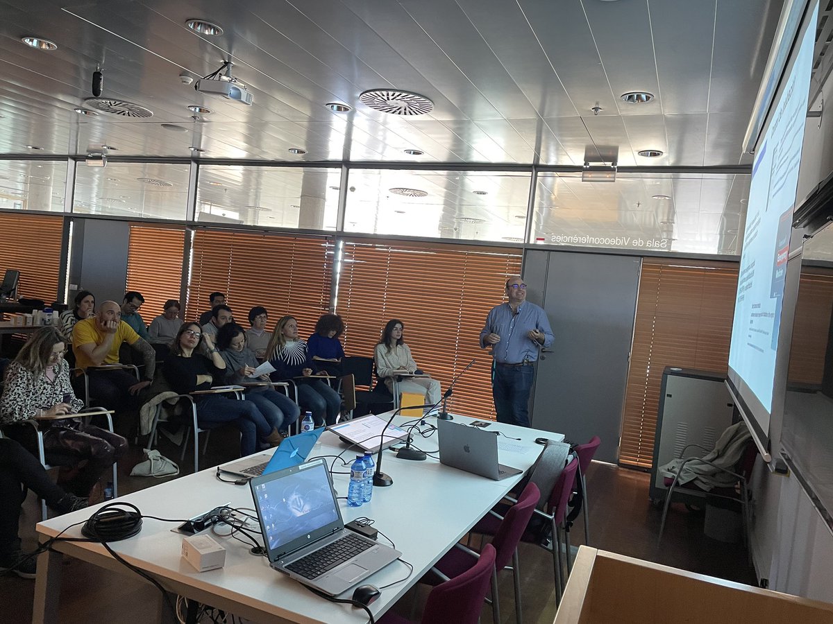 winfocusiberia's tweet photo. Hemos empezado el primer módulo del Máster en #EcografíaClinica con muchas ganas. Gracias a todos y, en especial, a los fantásticos docentes de esta edición! #WinfocusIberia #POCUS #USLS https://t.co/XpA1OwXSro